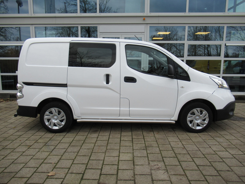 Nissan E-NV200 24KW Optima - Pieni pakettiauto, Sähköpakettiauto: kuva Nissan E-NV200 24KW Optima - Pieni pakettiauto, Sähköpakettiauto Nissan E-NV200 24KW Optima - Pieni pakettiauto, Sähköpakettiauto: kuva Nissan E-NV200 24KW Optima - Pieni pakettiauto, Sähköpakettiauto