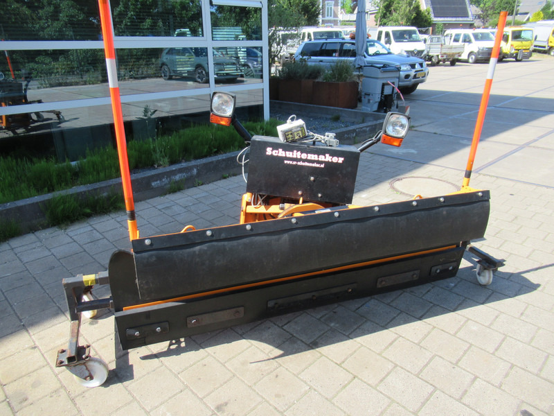 Schuitemaker Villeton Jean LMT 20.50 208CM 12V Sneeuwschuif Snow Plow - Lumiaura: kuva Schuitemaker Villeton Jean LMT 20.50 208CM 12V Sneeuwschuif Snow Plow - Lumiaura Schuitemaker Villeton Jean LMT 20.50 208CM 12V Sneeuwschuif Snow Plow - Lumiaura: kuva Schuitemaker Villeton Jean LMT 20.50 208CM 12V Sneeuwschuif Snow Plow - Lumiaura
