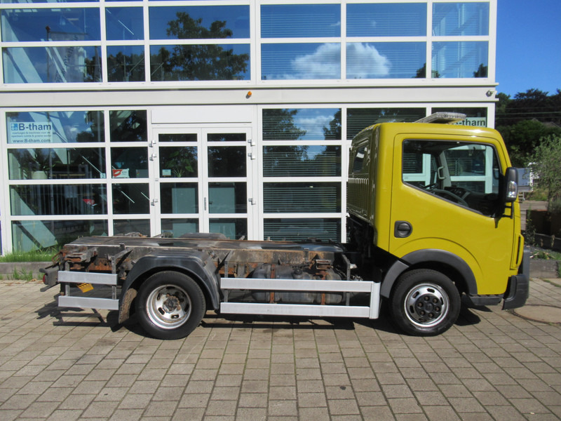 Renault Maxity 2.5DCi 107KW Chassis Twist Lock AIRCO - Tavara-auto: kuva Renault Maxity 2.5DCi 107KW Chassis Twist Lock AIRCO - Tavara-auto Renault Maxity 2.5DCi 107KW Chassis Twist Lock AIRCO - Tavara-auto: kuva Renault Maxity 2.5DCi 107KW Chassis Twist Lock AIRCO - Tavara-auto
