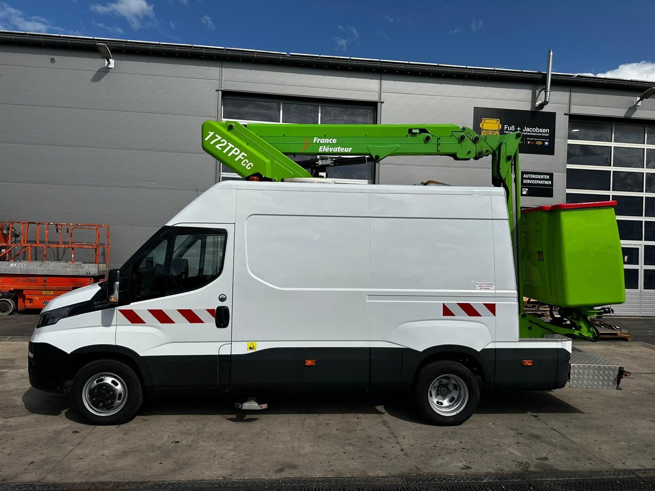 Iveco Daily 50C18 Hi-Matic/17m/Euro6/2-Punkt - Itsekulkevat henkilönostimet: kuva Iveco Daily 50C18 Hi-Matic/17m/Euro6/2-Punkt - Itsekulkevat henkilönostimet Iveco Daily 50C18 Hi-Matic/17m/Euro6/2-Punkt - Itsekulkevat henkilönostimet: kuva Iveco Daily 50C18 Hi-Matic/17m/Euro6/2-Punkt - Itsekulkevat henkilönostimet
