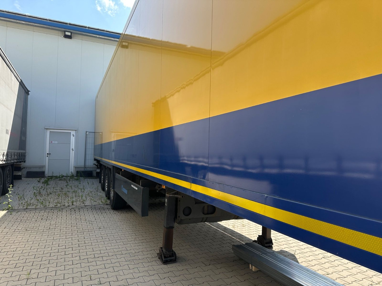Krone Thermoking/ SD TKS/ SLXi300 - Refrigeraattori puoliperävaunu: kuva Krone Thermoking/ SD TKS/ SLXi300 - Refrigeraattori puoliperävaunu Krone Thermoking/ SD TKS/ SLXi300 - Refrigeraattori puoliperävaunu: kuva Krone Thermoking/ SD TKS/ SLXi300 - Refrigeraattori puoliperävaunu