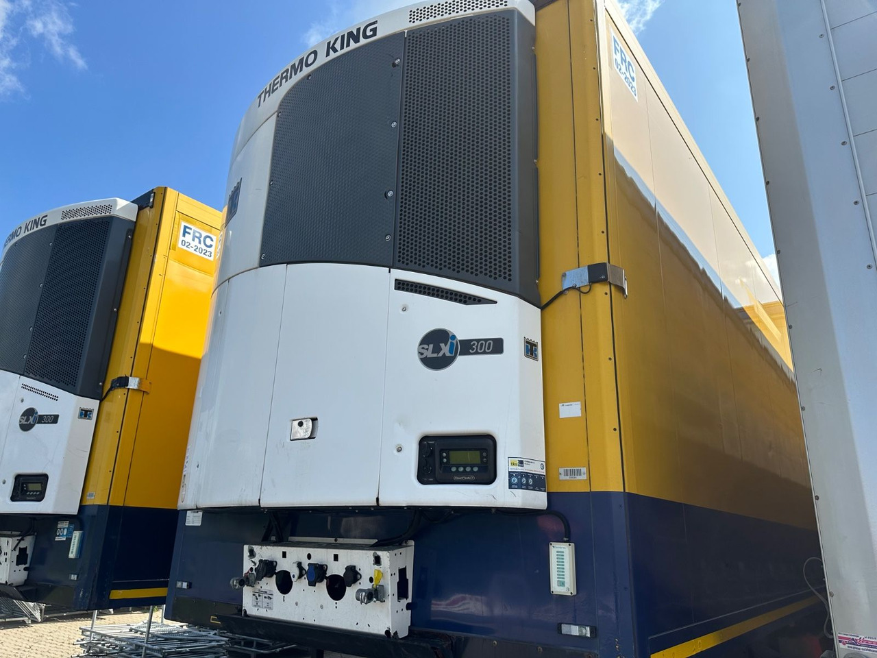 Krone Thermoking/ SD TKS/ SLXi300 - Refrigeraattori puoliperävaunu: kuva Krone Thermoking/ SD TKS/ SLXi300 - Refrigeraattori puoliperävaunu Krone Thermoking/ SD TKS/ SLXi300 - Refrigeraattori puoliperävaunu: kuva Krone Thermoking/ SD TKS/ SLXi300 - Refrigeraattori puoliperävaunu