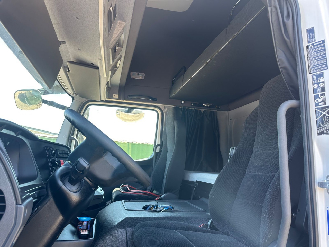 Kuljetin kuorma-auto Mercedes-Benz Atego 1024 Flachzug 2-Bett Winde VDI2700: kuva Kuljetin kuorma-auto Mercedes-Benz Atego 1024 Flachzug 2-Bett Winde VDI2700 Kuljetin kuorma-auto Mercedes-Benz Atego 1024 Flachzug 2-Bett Winde VDI2700: kuva Kuljetin kuorma-auto Mercedes-Benz Atego 1024 Flachzug 2-Bett Winde VDI2700