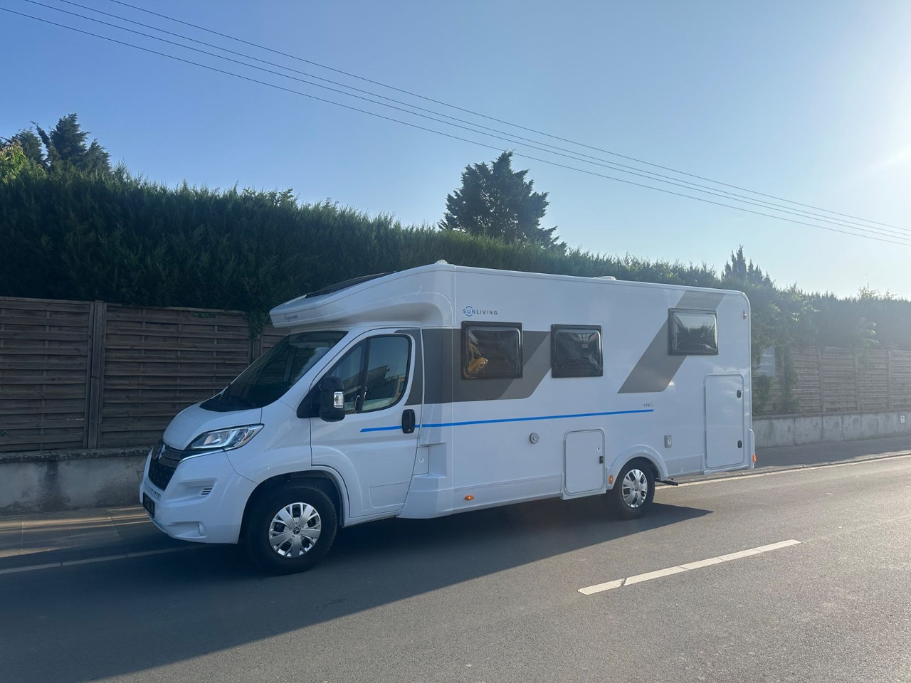 Sun Living S 75 SL XTRA Hubbett/Solar/Panorama/Markise - Puoli-integroitu asuntoauto: kuva Sun Living S 75 SL XTRA Hubbett/Solar/Panorama/Markise - Puoli-integroitu asuntoauto Sun Living S 75 SL XTRA Hubbett/Solar/Panorama/Markise - Puoli-integroitu asuntoauto: kuva Sun Living S 75 SL XTRA Hubbett/Solar/Panorama/Markise - Puoli-integroitu asuntoauto