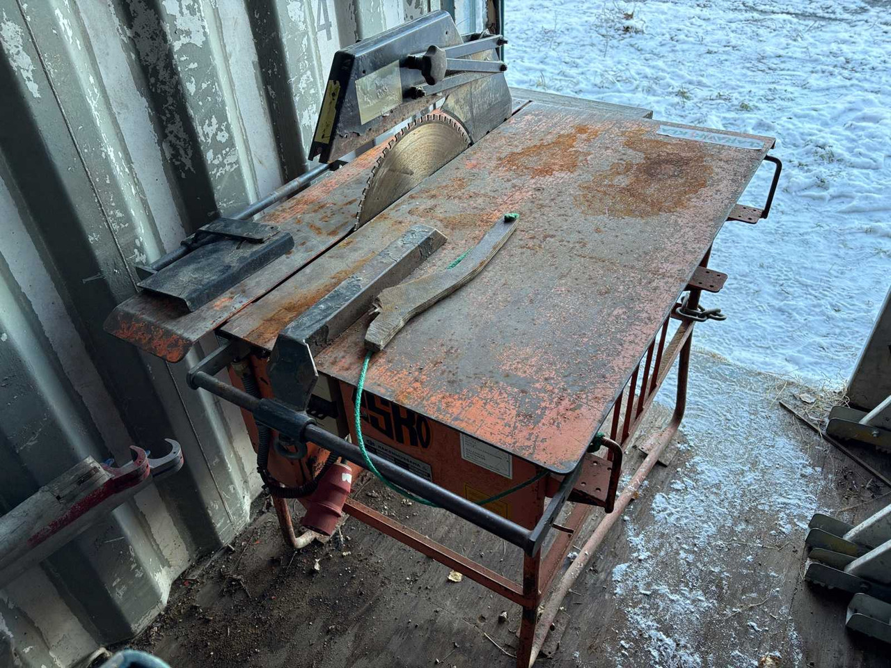 Construction saw Esko RS 400/450 - Työstökone: kuva Construction saw Esko RS 400/450 - Työstökone Construction saw Esko RS 400/450 - Työstökone: kuva Construction saw Esko RS 400/450 - Työstökone