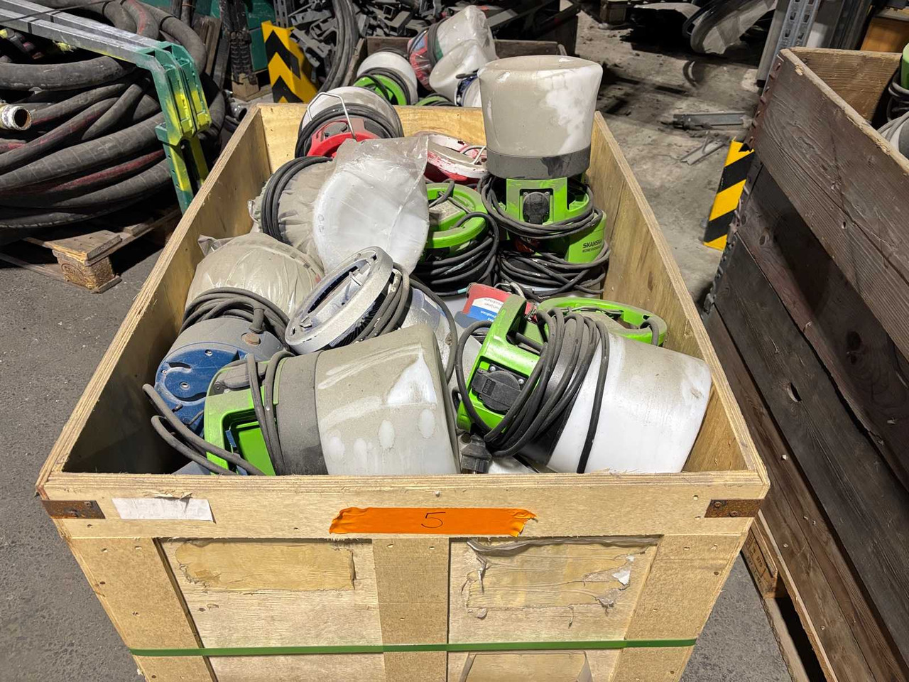 Daisy-chained ball lamp approx. 40pcs - Työkalu/ Laitteet: kuva Daisy-chained ball lamp approx. 40pcs - Työkalu/ Laitteet Daisy-chained ball lamp approx. 40pcs - Työkalu/ Laitteet: kuva Daisy-chained ball lamp approx. 40pcs - Työkalu/ Laitteet