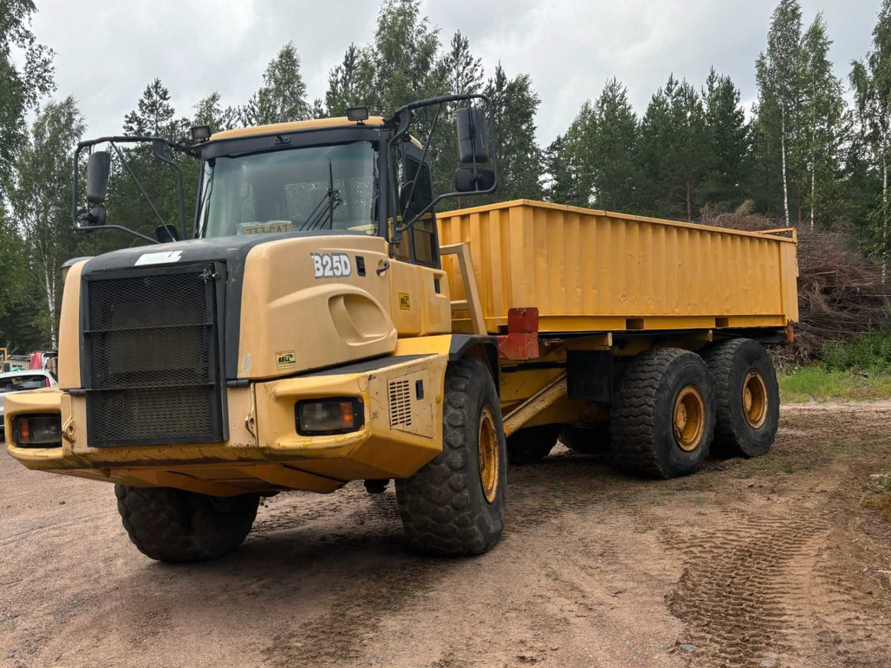Dump Truck Bell B25D 6x6 - Nivelkippiauto: kuva Dump Truck Bell B25D 6x6 - Nivelkippiauto Dump Truck Bell B25D 6x6 - Nivelkippiauto: kuva Dump Truck Bell B25D 6x6 - Nivelkippiauto