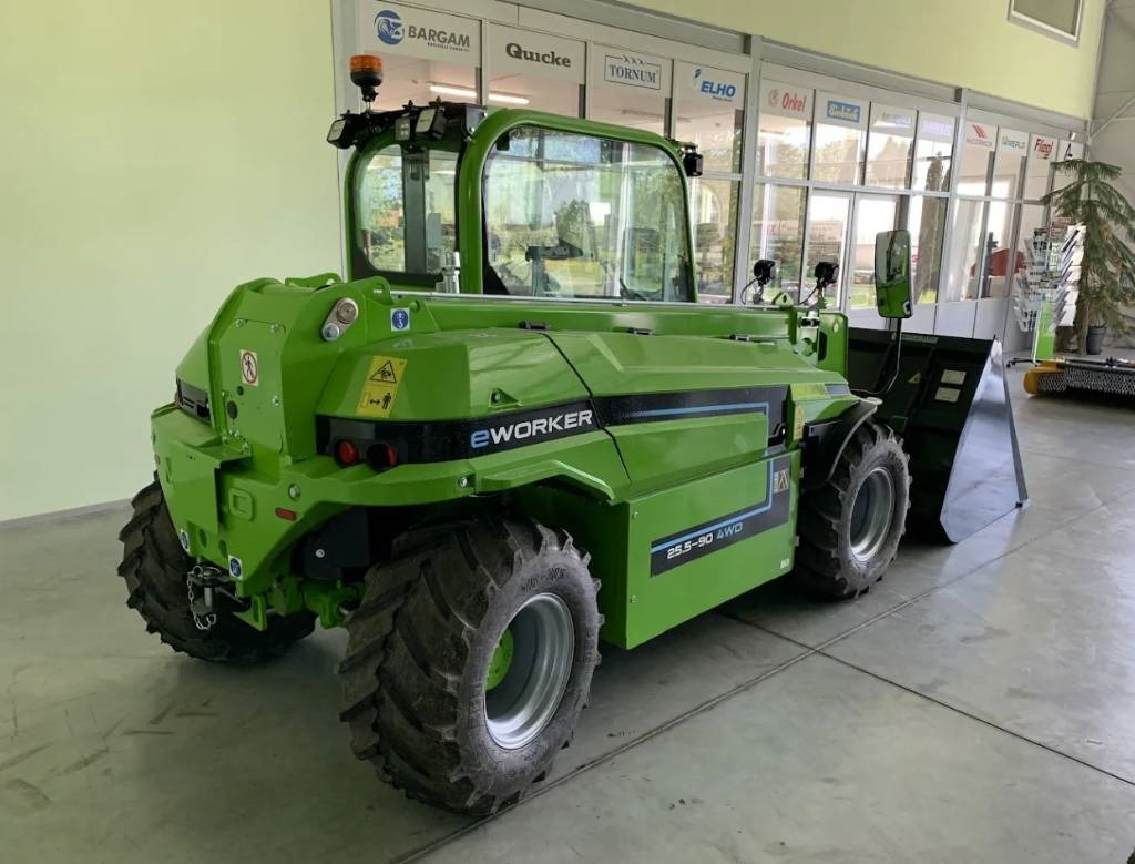 Merlo EW25.5-90 4WD - Kurottaja: kuva Merlo EW25.5-90 4WD - Kurottaja Merlo EW25.5-90 4WD - Kurottaja: kuva Merlo EW25.5-90 4WD - Kurottaja