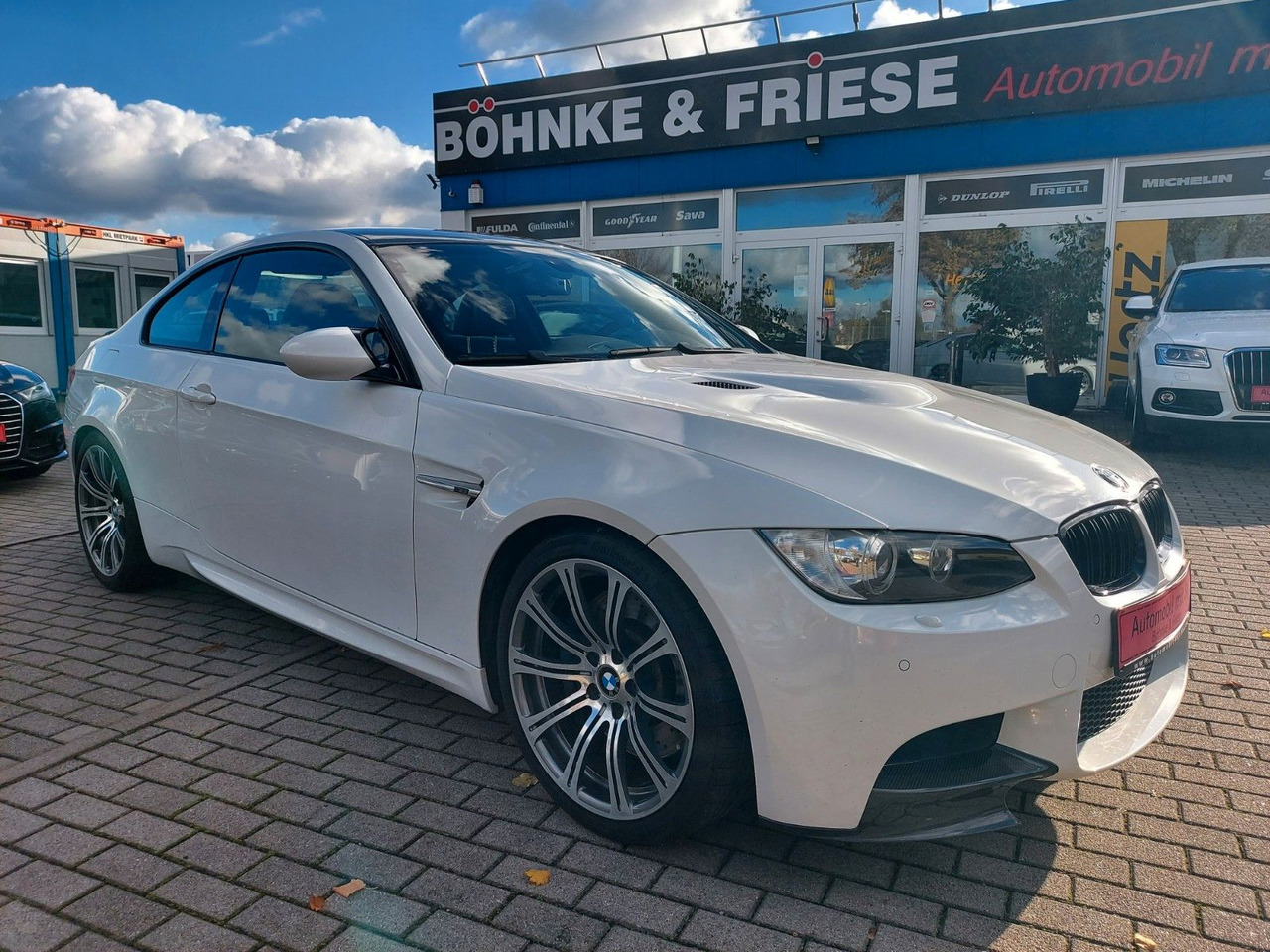 BMW M3 Coupe M-Sport Leder Xenon Navi PDC - Coupe: kuva BMW M3 Coupe M-Sport Leder Xenon Navi PDC - Coupe BMW M3 Coupe M-Sport Leder Xenon Navi PDC - Coupe: kuva BMW M3 Coupe M-Sport Leder Xenon Navi PDC - Coupe