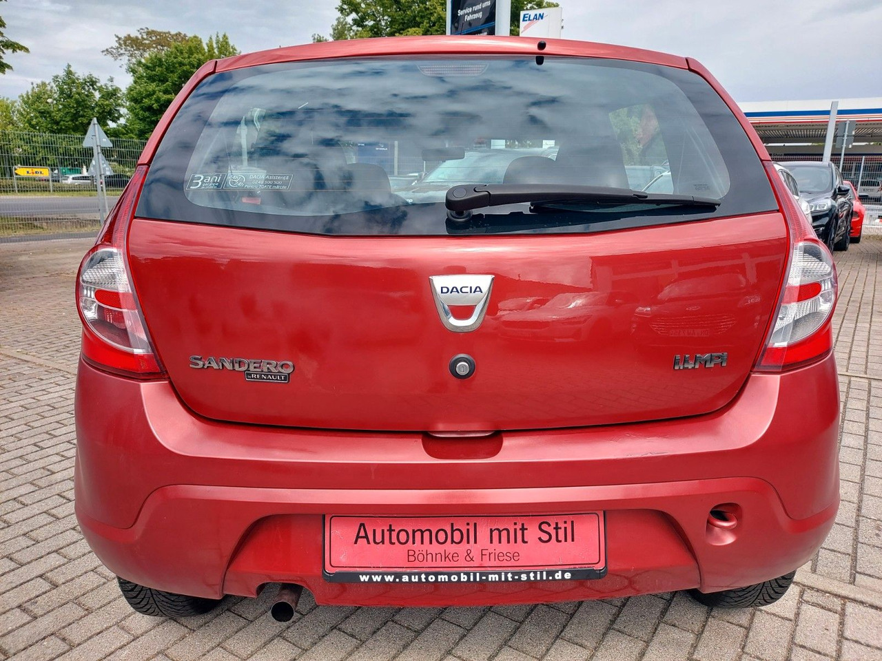 Dacia Sandero 1.4 MPI CD-Radio M+S - Sedan: kuva Dacia Sandero 1.4 MPI CD-Radio M+S - Sedan Dacia Sandero 1.4 MPI CD-Radio M+S - Sedan: kuva Dacia Sandero 1.4 MPI CD-Radio M+S - Sedan