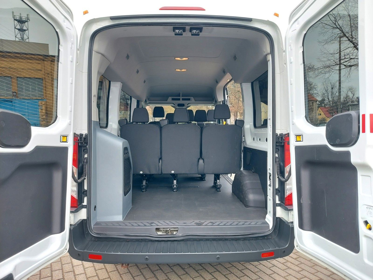 Ford Transit Kombi 330 L2 Trend 9 Sitze Klima Sitzhei - Pikkubussi: kuva Ford Transit Kombi 330 L2 Trend 9 Sitze Klima Sitzhei - Pikkubussi Ford Transit Kombi 330 L2 Trend 9 Sitze Klima Sitzhei - Pikkubussi: kuva Ford Transit Kombi 330 L2 Trend 9 Sitze Klima Sitzhei - Pikkubussi