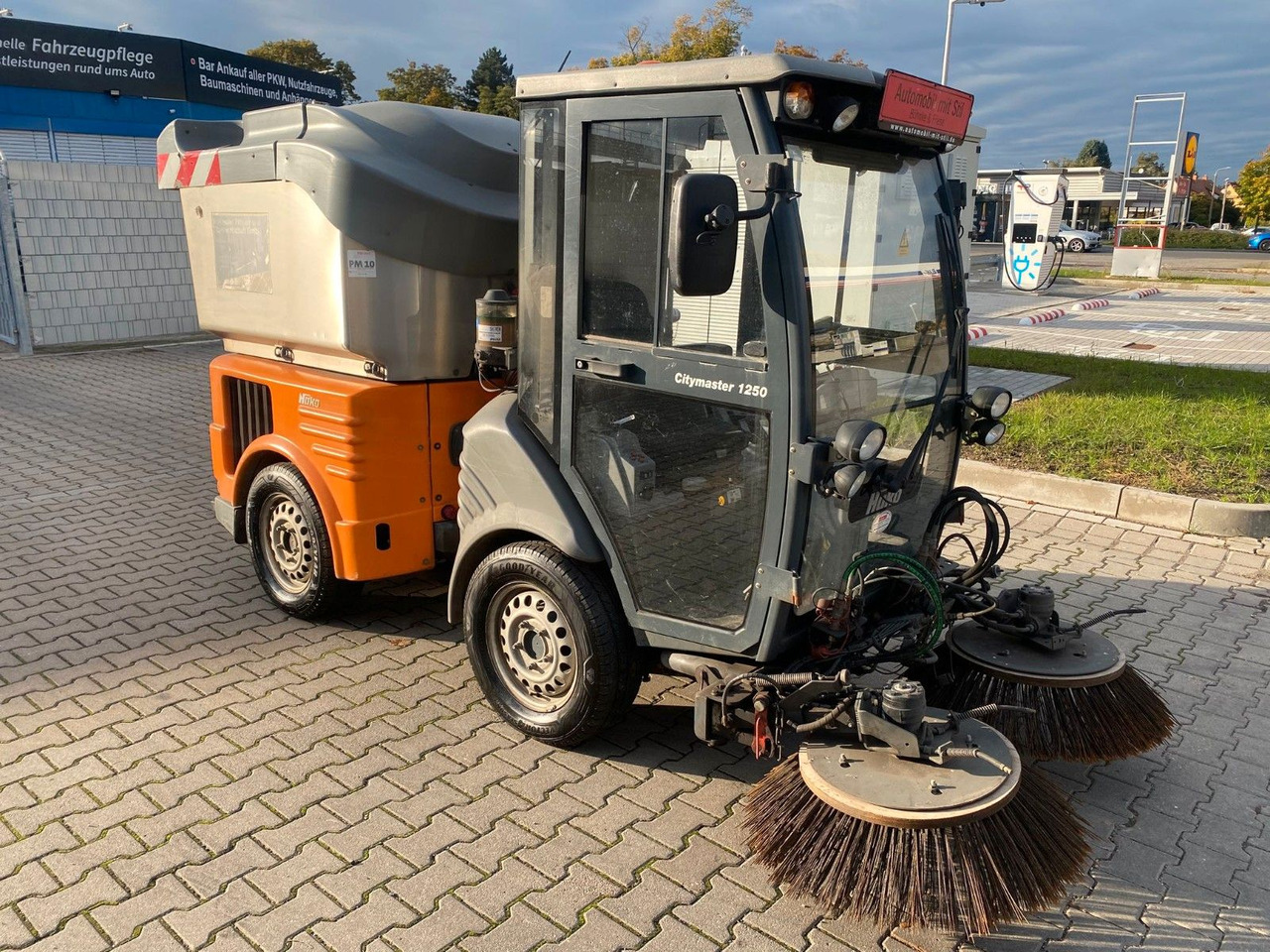 Hako Citymaster 1250 Kehrmaschine - Lakaisuauto: kuva  Hako Citymaster 1250 Kehrmaschine - Lakaisuauto Hako Citymaster 1250 Kehrmaschine - Lakaisuauto: kuva  Hako Citymaster 1250 Kehrmaschine - Lakaisuauto