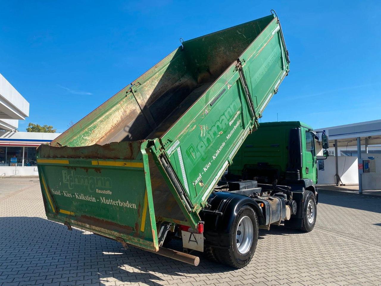 MAN TGM 18.290 4X4 ALLRAD KLIMA DREISEITENKIPPER - Kippiauto kuorma-auto: kuva MAN TGM 18.290 4X4 ALLRAD KLIMA DREISEITENKIPPER - Kippiauto kuorma-auto MAN TGM 18.290 4X4 ALLRAD KLIMA DREISEITENKIPPER - Kippiauto kuorma-auto: kuva MAN TGM 18.290 4X4 ALLRAD KLIMA DREISEITENKIPPER - Kippiauto kuorma-auto