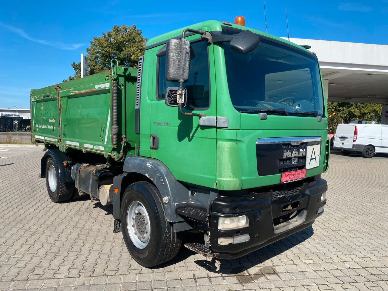 MAN TGM 18.290 4X4 ALLRAD KLIMA DREISEITENKIPPER - Kippiauto kuorma-auto: kuva MAN TGM 18.290 4X4 ALLRAD KLIMA DREISEITENKIPPER - Kippiauto kuorma-auto MAN TGM 18.290 4X4 ALLRAD KLIMA DREISEITENKIPPER - Kippiauto kuorma-auto: kuva MAN TGM 18.290 4X4 ALLRAD KLIMA DREISEITENKIPPER - Kippiauto kuorma-auto