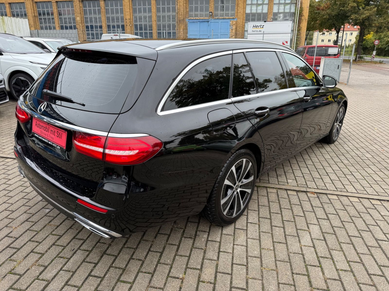 Mercedes-Benz E -Klasse T-Modell E 300 de LED NAVI ACC TEILLED - Farmari: kuva Mercedes-Benz E -Klasse T-Modell E 300 de LED NAVI ACC TEILLED - Farmari Mercedes-Benz E -Klasse T-Modell E 300 de LED NAVI ACC TEILLED - Farmari: kuva Mercedes-Benz E -Klasse T-Modell E 300 de LED NAVI ACC TEILLED - Farmari