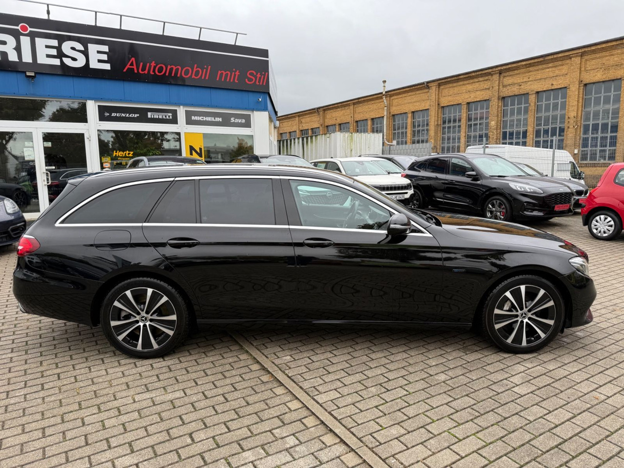 Mercedes-Benz E -Klasse T-Modell E 300 de LED NAVI ACC TEILLED - Farmari: kuva Mercedes-Benz E -Klasse T-Modell E 300 de LED NAVI ACC TEILLED - Farmari Mercedes-Benz E -Klasse T-Modell E 300 de LED NAVI ACC TEILLED - Farmari: kuva Mercedes-Benz E -Klasse T-Modell E 300 de LED NAVI ACC TEILLED - Farmari