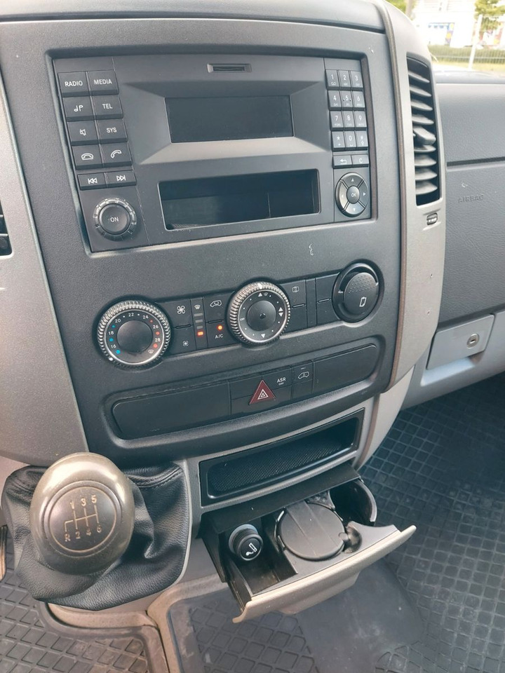 Leasing  Mercedes-Benz Sprinter II Pritsche DoKa 316 4X4 Klima Standhei Mercedes-Benz Sprinter II Pritsche DoKa 316 4X4 Klima Standhei: kuva Leasing  Mercedes-Benz Sprinter II Pritsche DoKa 316 4X4 Klima Standhei Mercedes-Benz Sprinter II Pritsche DoKa 316 4X4 Klima Standhei