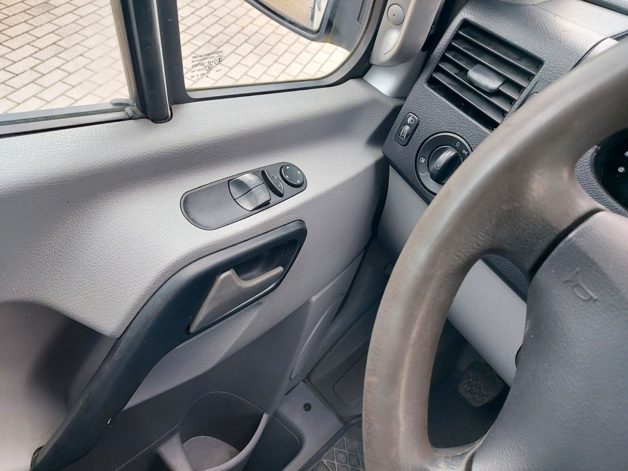 Leasing  Mercedes-Benz Sprinter II Pritsche DoKa 316 4X4 Klima Standhei Mercedes-Benz Sprinter II Pritsche DoKa 316 4X4 Klima Standhei: kuva Leasing  Mercedes-Benz Sprinter II Pritsche DoKa 316 4X4 Klima Standhei Mercedes-Benz Sprinter II Pritsche DoKa 316 4X4 Klima Standhei
