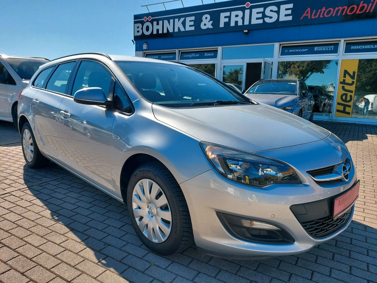 Opel Astra J Sports Tourer Navi Klima Sitzheizung - Farmari: kuva Opel Astra J Sports Tourer Navi Klima Sitzheizung - Farmari Opel Astra J Sports Tourer Navi Klima Sitzheizung - Farmari: kuva Opel Astra J Sports Tourer Navi Klima Sitzheizung - Farmari