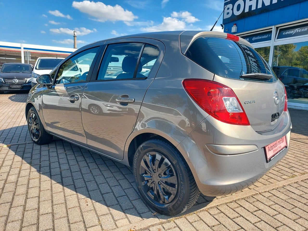 Opel Corsa D Edition Klima - Henkilöauto: kuva  Opel Corsa D Edition Klima - Henkilöauto Opel Corsa D Edition Klima - Henkilöauto: kuva  Opel Corsa D Edition Klima - Henkilöauto