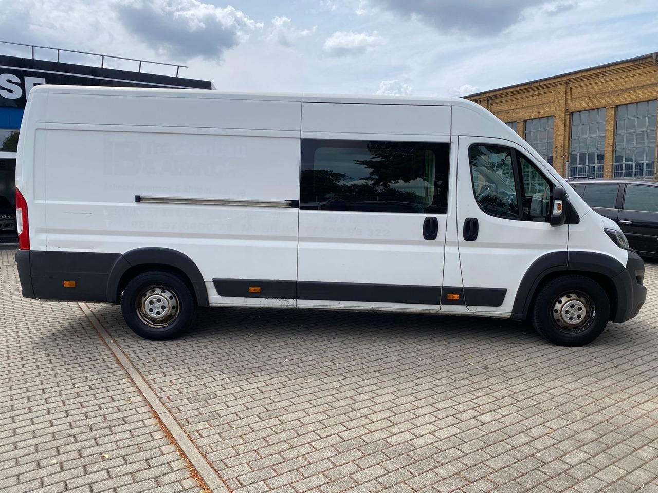 Peugeot Boxer Kasten Hochraum 435 L4H2 Komfort Plus Blue - Pikkubussi: kuva  Peugeot Boxer Kasten Hochraum 435 L4H2 Komfort Plus Blue - Pikkubussi Peugeot Boxer Kasten Hochraum 435 L4H2 Komfort Plus Blue - Pikkubussi: kuva  Peugeot Boxer Kasten Hochraum 435 L4H2 Komfort Plus Blue - Pikkubussi