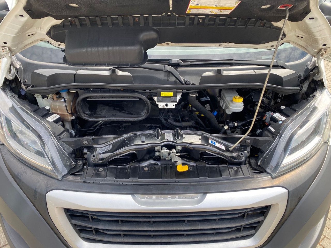 Pikkubussi Peugeot Boxer Kasten Hochraum 435 L4H2 Komfort Plus Blue: kuva Pikkubussi Peugeot Boxer Kasten Hochraum 435 L4H2 Komfort Plus Blue Pikkubussi Peugeot Boxer Kasten Hochraum 435 L4H2 Komfort Plus Blue: kuva Pikkubussi Peugeot Boxer Kasten Hochraum 435 L4H2 Komfort Plus Blue