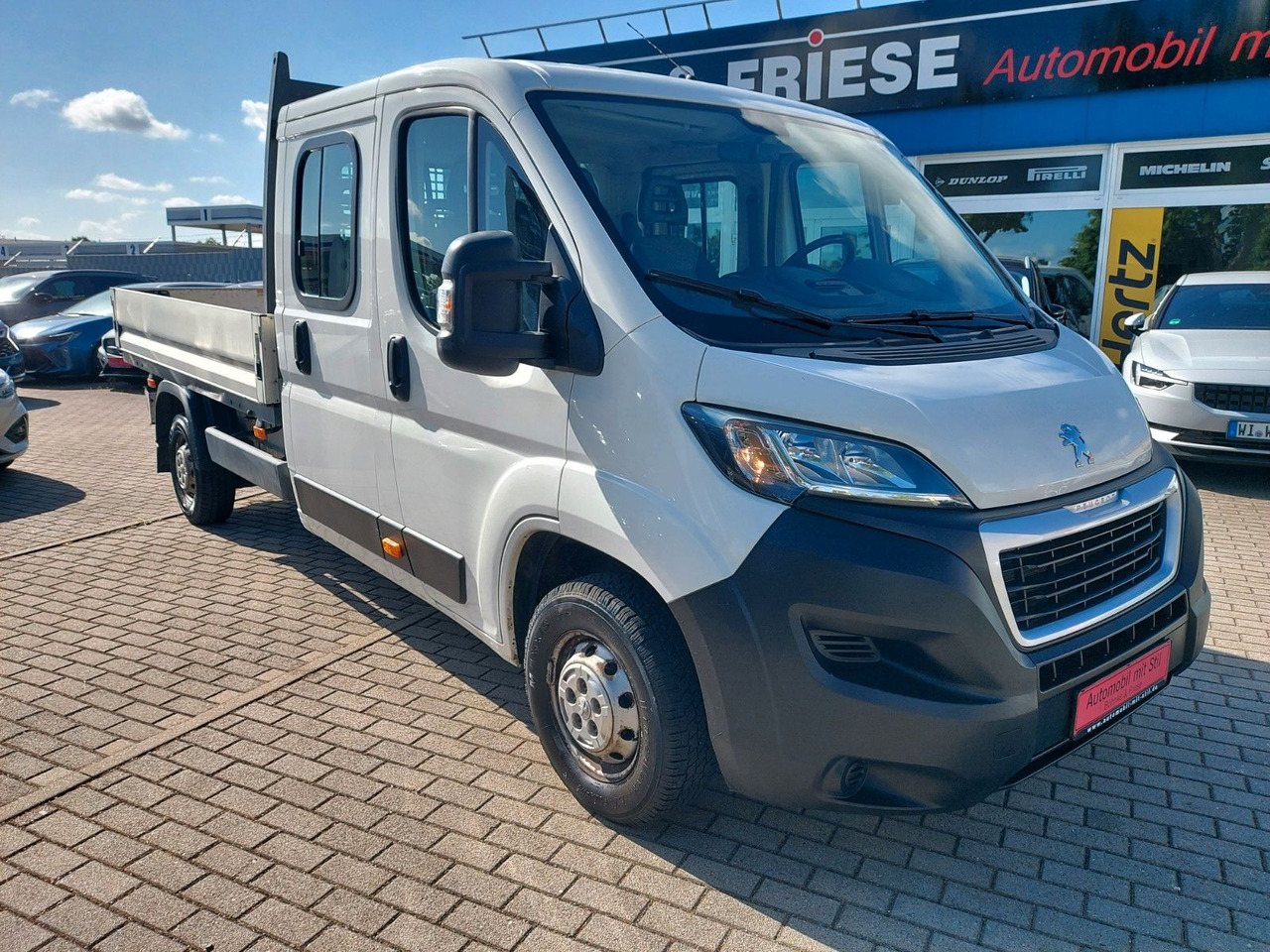 Peugeot Boxer Pritsche Doka. 335 L3 BlueHDi 130 Klima - Avolava pakettiauto, Jatko-ohjaamo kevyt kuorma-auto: kuva Peugeot Boxer Pritsche Doka. 335 L3 BlueHDi 130 Klima - Avolava pakettiauto, Jatko-ohjaamo kevyt kuorma-auto Peugeot Boxer Pritsche Doka. 335 L3 BlueHDi 130 Klima - Avolava pakettiauto, Jatko-ohjaamo kevyt kuorma-auto: kuva Peugeot Boxer Pritsche Doka. 335 L3 BlueHDi 130 Klima - Avolava pakettiauto, Jatko-ohjaamo kevyt kuorma-auto