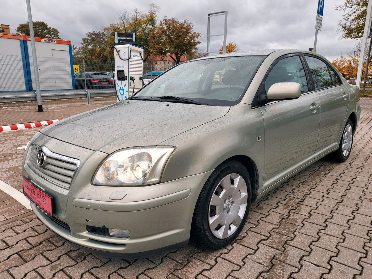 Toyota Avensis 1.8 VVT Lim. Klima Sitzheizung - Sedan: kuva  Toyota Avensis 1.8 VVT Lim. Klima Sitzheizung - Sedan Toyota Avensis 1.8 VVT Lim. Klima Sitzheizung - Sedan: kuva  Toyota Avensis 1.8 VVT Lim. Klima Sitzheizung - Sedan