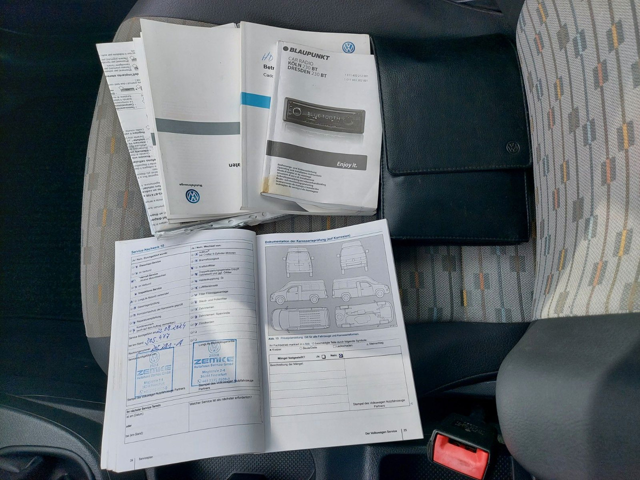 Pikkubussi Volkswagen Caddy Kasten Kombi 2 Sitze Klima Bluetooth: kuva Pikkubussi Volkswagen Caddy Kasten Kombi 2 Sitze Klima Bluetooth Pikkubussi Volkswagen Caddy Kasten Kombi 2 Sitze Klima Bluetooth: kuva Pikkubussi Volkswagen Caddy Kasten Kombi 2 Sitze Klima Bluetooth