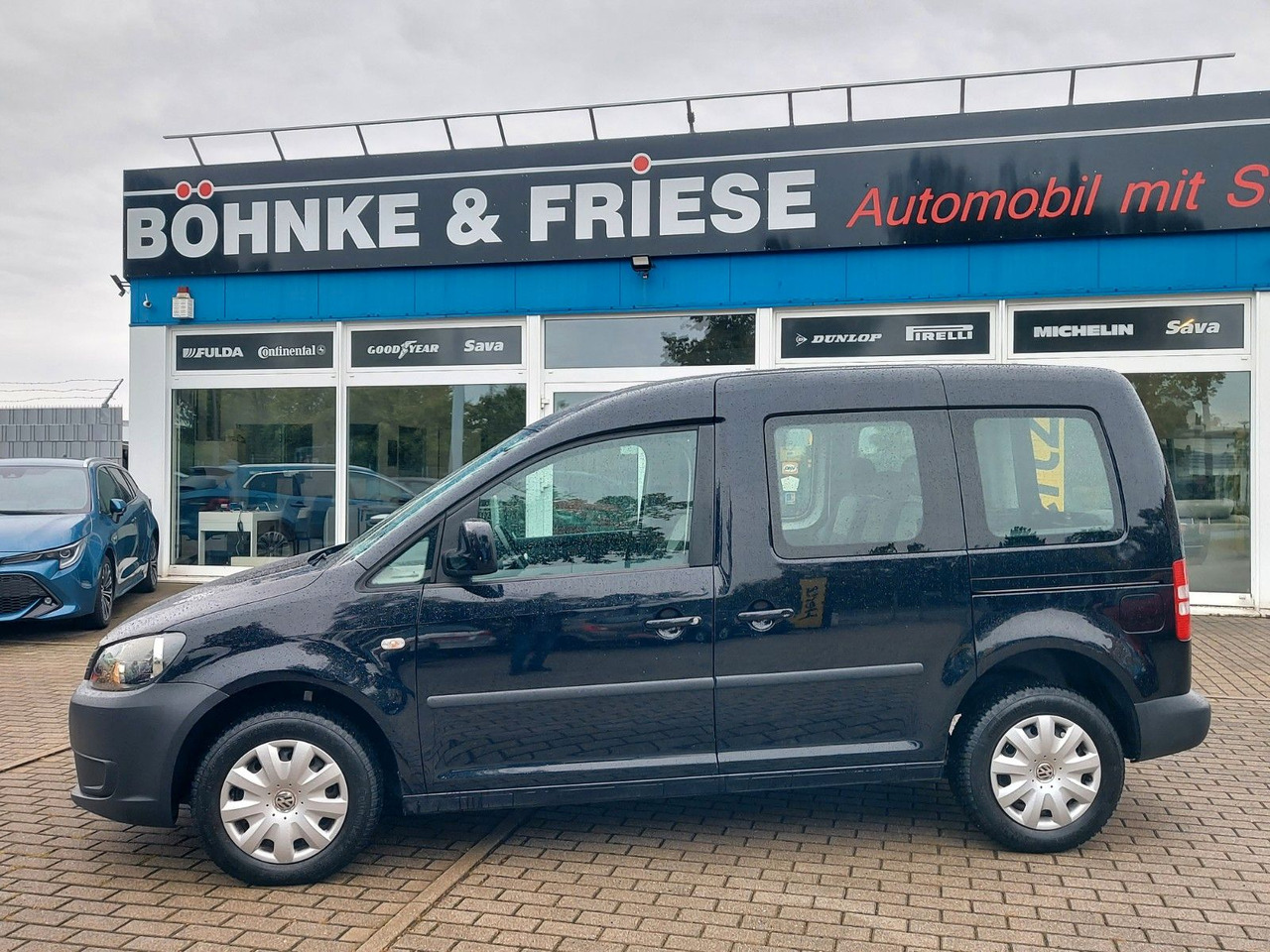 Pikkubussi Volkswagen Caddy Kasten Kombi Trendline Klima 5 Sitze: kuva Pikkubussi Volkswagen Caddy Kasten Kombi Trendline Klima 5 Sitze