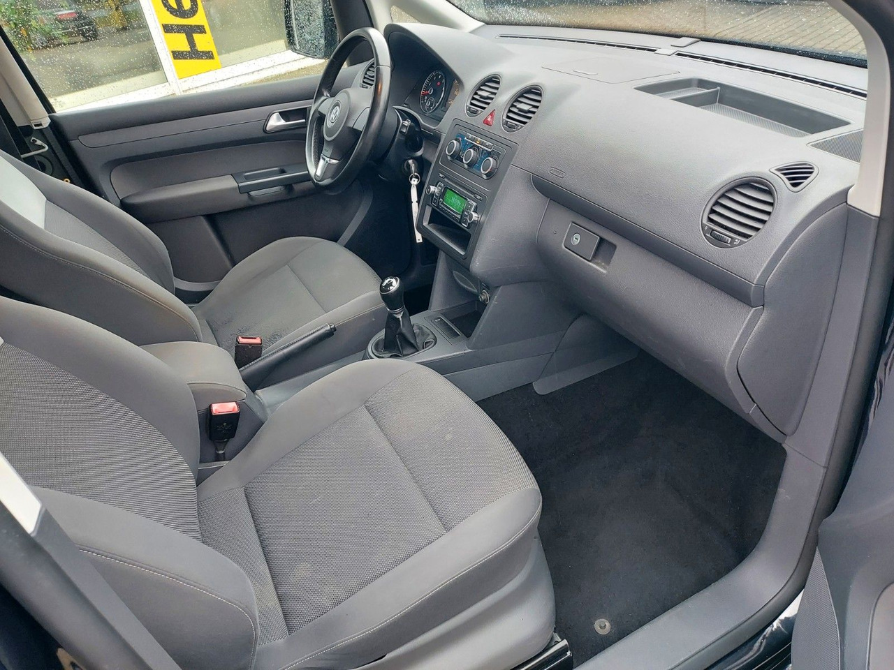 Pikkubussi Volkswagen Caddy Kasten Kombi Trendline Klima 5 Sitze: kuva Pikkubussi Volkswagen Caddy Kasten Kombi Trendline Klima 5 Sitze
