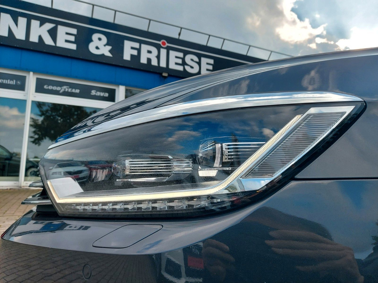 Volkswagen Passat Variant Highline 4Motion 4x4 Massage - Farmari: kuva Volkswagen Passat Variant Highline 4Motion 4x4 Massage - Farmari Volkswagen Passat Variant Highline 4Motion 4x4 Massage - Farmari: kuva Volkswagen Passat Variant Highline 4Motion 4x4 Massage - Farmari