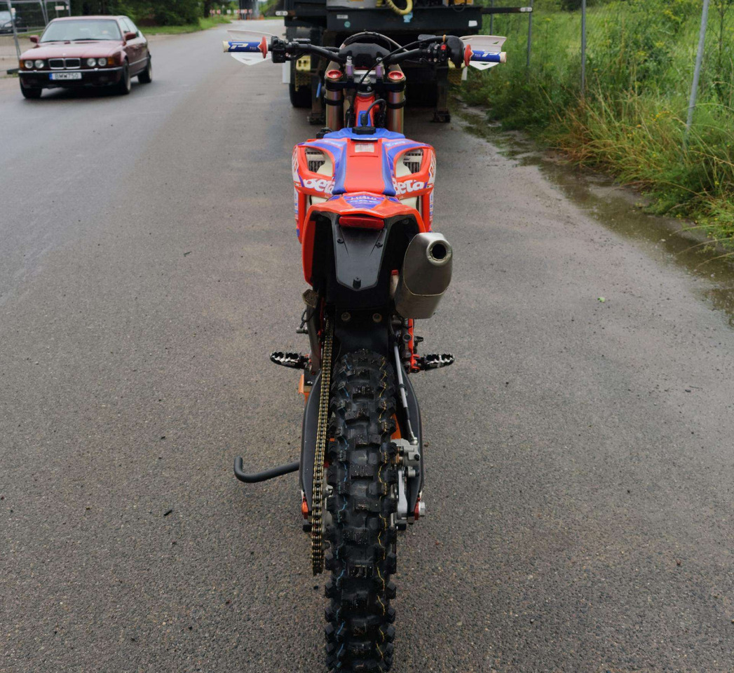 Beta RR 430cc - Moottoripyörä: kuva Beta RR 430cc - Moottoripyörä Beta RR 430cc - Moottoripyörä: kuva Beta RR 430cc - Moottoripyörä
