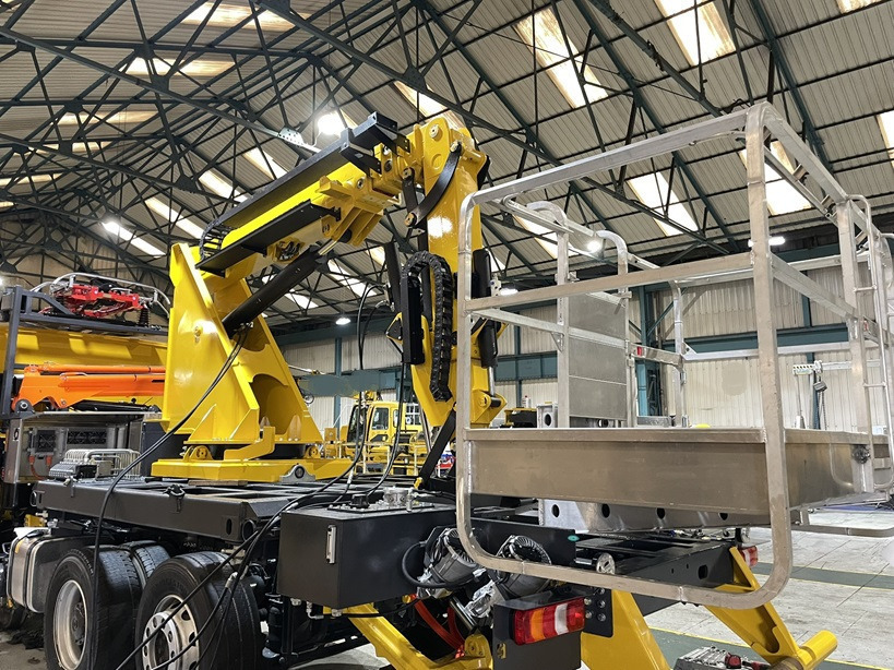 Inbiuro Mercedes Econic - Itsekulkevat henkilönostimet: kuva Inbiuro Mercedes Econic - Itsekulkevat henkilönostimet Inbiuro Mercedes Econic - Itsekulkevat henkilönostimet: kuva Inbiuro Mercedes Econic - Itsekulkevat henkilönostimet