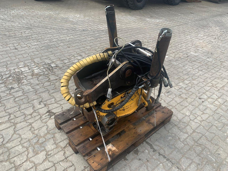 Engcon Engcon 20205 Rototilt NTP10 - Pikaliitin: kuva Engcon Engcon 20205 Rototilt NTP10 - Pikaliitin Engcon Engcon 20205 Rototilt NTP10 - Pikaliitin: kuva Engcon Engcon 20205 Rototilt NTP10 - Pikaliitin