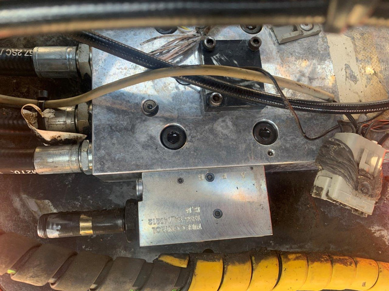 INDEXATOR R8 - Rototilt: kuva INDEXATOR R8 - Rototilt INDEXATOR R8 - Rototilt: kuva INDEXATOR R8 - Rototilt