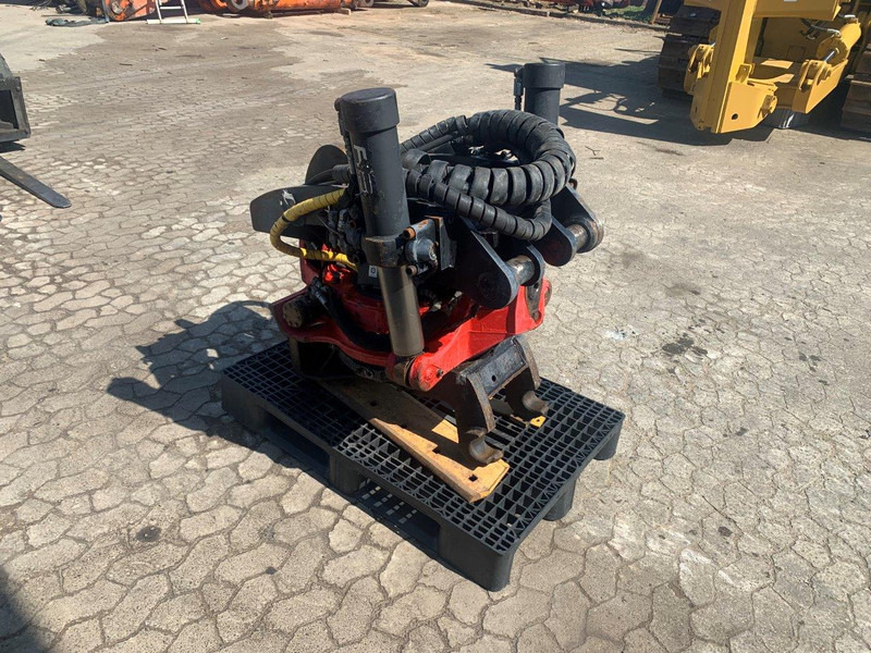 INDEXATOR R8 - Rototilt: kuva INDEXATOR R8 - Rototilt INDEXATOR R8 - Rototilt: kuva INDEXATOR R8 - Rototilt