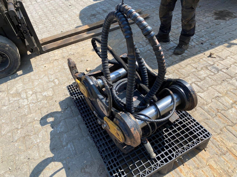 Oil Quick OQ 70 - Pikaliitin: kuva Oil Quick OQ 70 - Pikaliitin Oil Quick OQ 70 - Pikaliitin: kuva Oil Quick OQ 70 - Pikaliitin