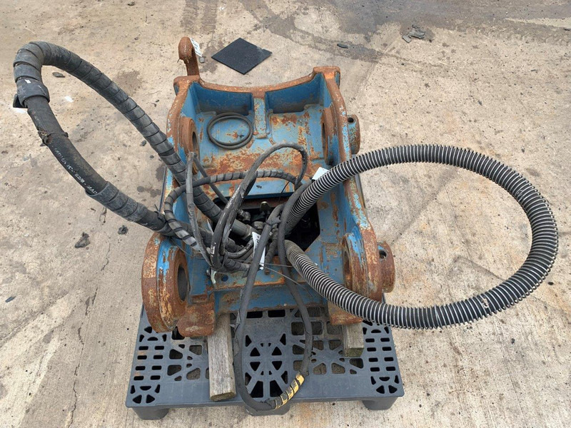 Oil Quick OQ 80 - Pikaliitin: kuva Oil Quick OQ 80 - Pikaliitin Oil Quick OQ 80 - Pikaliitin: kuva Oil Quick OQ 80 - Pikaliitin