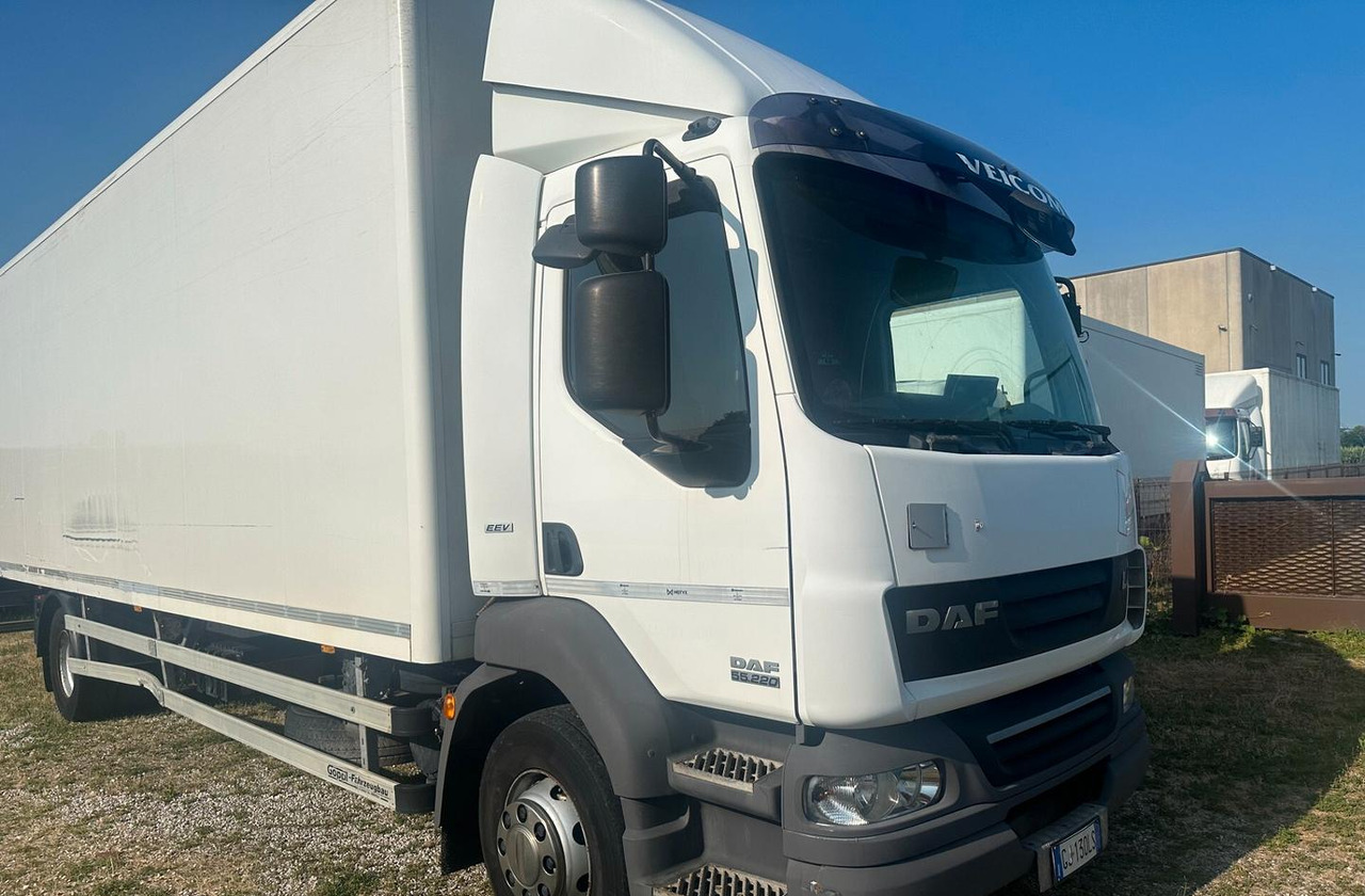 DAF LF 55.220 FURGONE 8 MT. - Umpikori kuorma-auto: kuva DAF LF 55.220 FURGONE 8 MT. - Umpikori kuorma-auto DAF LF 55.220 FURGONE 8 MT. - Umpikori kuorma-auto: kuva DAF LF 55.220 FURGONE 8 MT. - Umpikori kuorma-auto