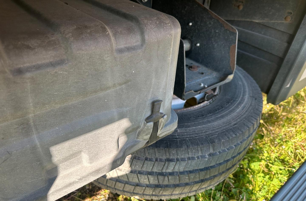 Iveco 120 EL 22 P RIBASSATO CENTINATO EURO 5 - Pressukapelli kuorma-auto: kuva  Iveco 120 EL 22 P RIBASSATO CENTINATO EURO 5 - Pressukapelli kuorma-auto Iveco 120 EL 22 P RIBASSATO CENTINATO EURO 5 - Pressukapelli kuorma-auto: kuva  Iveco 120 EL 22 P RIBASSATO CENTINATO EURO 5 - Pressukapelli kuorma-auto