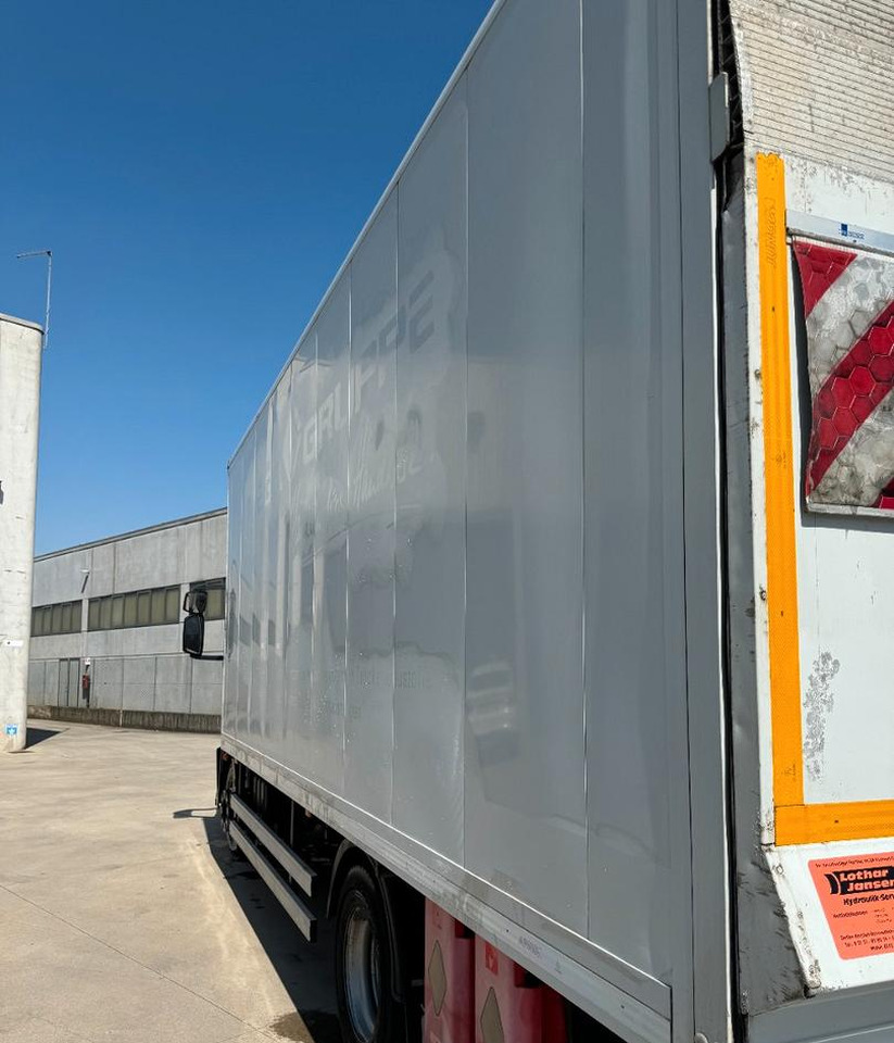 Umpikori kuorma-auto Iveco: kuva Umpikori kuorma-auto Iveco