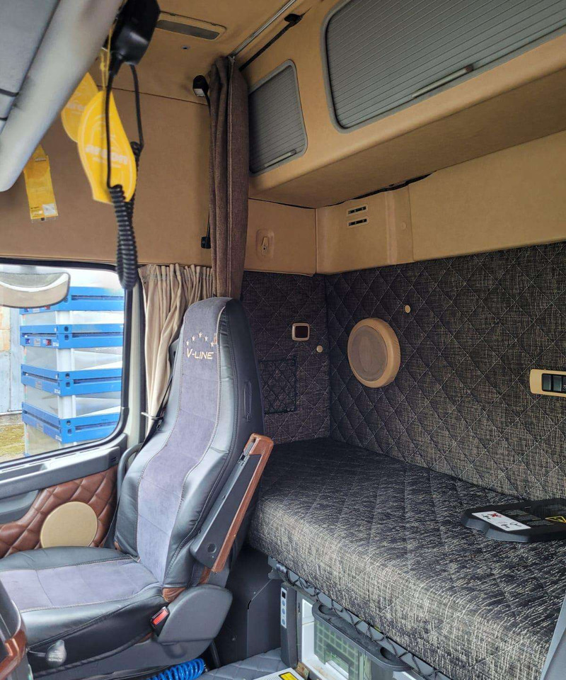 Volvo FH13 440AG - Vetopöytäauto: kuva Volvo FH13 440AG - Vetopöytäauto Volvo FH13 440AG - Vetopöytäauto: kuva Volvo FH13 440AG - Vetopöytäauto