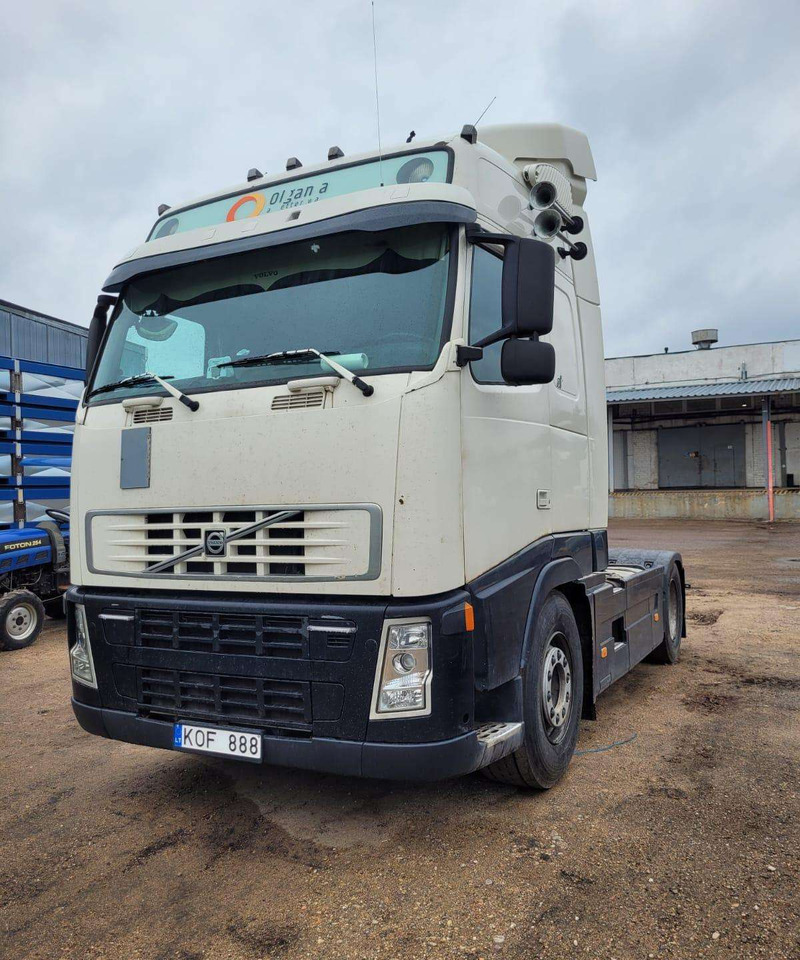 Volvo FH13 440AG - Vetopöytäauto: kuva Volvo FH13 440AG - Vetopöytäauto Volvo FH13 440AG - Vetopöytäauto: kuva Volvo FH13 440AG - Vetopöytäauto