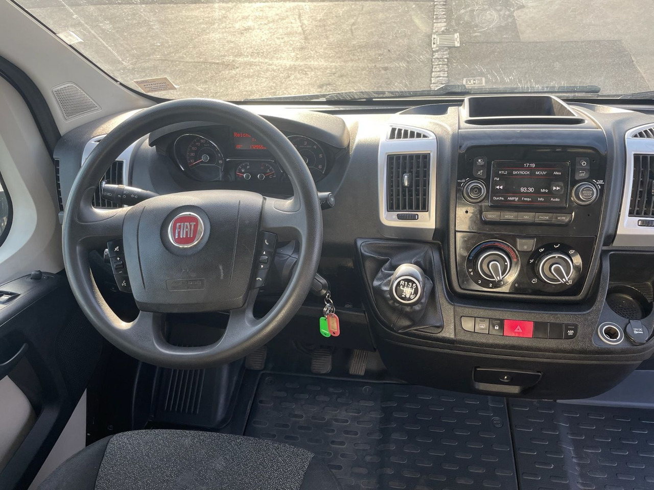 Pieni pakettiauto Fiat Ducato 33 130 L3H2 Kastenwagen/AC/Kamera/EU6: kuva Pieni pakettiauto Fiat Ducato 33 130 L3H2 Kastenwagen/AC/Kamera/EU6