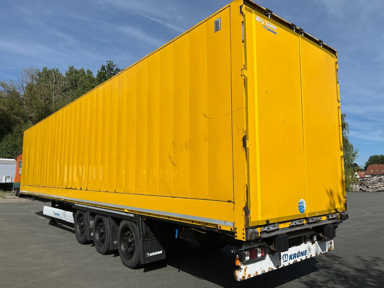 Krone SD/DA03LNF Koffer/TÜV03-2026/Payload-27607kg - Umpikori puoliperävaunu: kuva Krone SD/DA03LNF Koffer/TÜV03-2026/Payload-27607kg - Umpikori puoliperävaunu Krone SD/DA03LNF Koffer/TÜV03-2026/Payload-27607kg - Umpikori puoliperävaunu: kuva Krone SD/DA03LNF Koffer/TÜV03-2026/Payload-27607kg - Umpikori puoliperävaunu