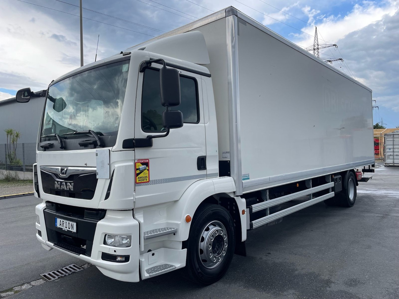 MAN TGM 18.290 4x2 BL Koffer/LBW/PALFINGER/8,2m/EU6 - Umpikori kuorma-auto: kuva MAN TGM 18.290 4x2 BL Koffer/LBW/PALFINGER/8,2m/EU6 - Umpikori kuorma-auto MAN TGM 18.290 4x2 BL Koffer/LBW/PALFINGER/8,2m/EU6 - Umpikori kuorma-auto: kuva MAN TGM 18.290 4x2 BL Koffer/LBW/PALFINGER/8,2m/EU6 - Umpikori kuorma-auto