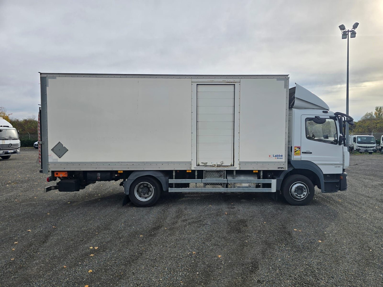 Mercedes-Benz Atego 1218 4x2 Koffer/FULL-ADR/EXIII/LBW/AC/EU6d - Umpikori kuorma-auto: kuva Mercedes-Benz Atego 1218 4x2 Koffer/FULL-ADR/EXIII/LBW/AC/EU6d - Umpikori kuorma-auto Mercedes-Benz Atego 1218 4x2 Koffer/FULL-ADR/EXIII/LBW/AC/EU6d - Umpikori kuorma-auto: kuva Mercedes-Benz Atego 1218 4x2 Koffer/FULL-ADR/EXIII/LBW/AC/EU6d - Umpikori kuorma-auto