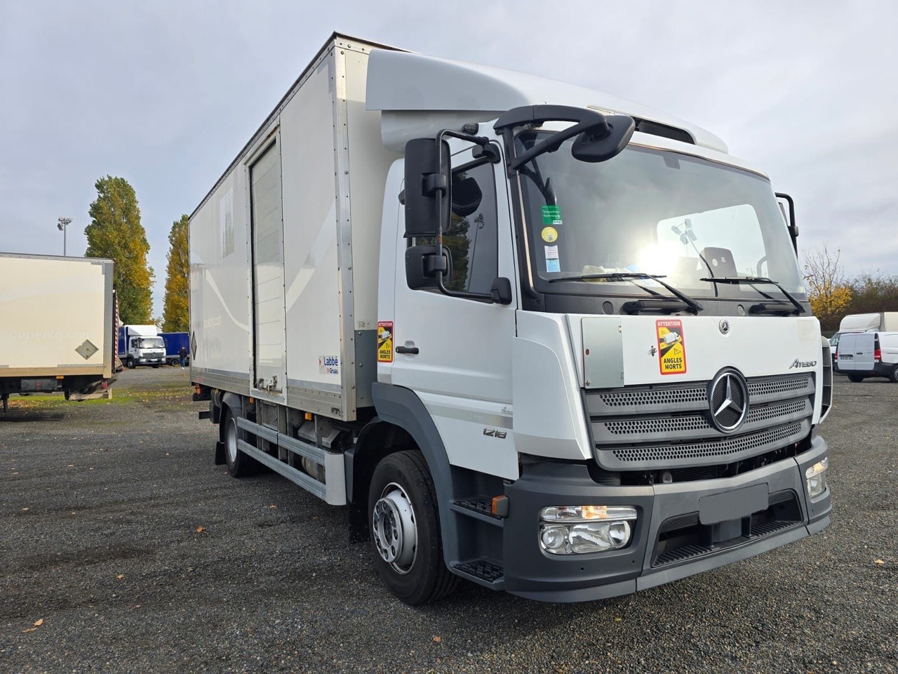 Mercedes-Benz Atego 1218 4x2 Koffer/FULL-ADR/EXIII/LBW/AC/EU6d - Umpikori kuorma-auto: kuva Mercedes-Benz Atego 1218 4x2 Koffer/FULL-ADR/EXIII/LBW/AC/EU6d - Umpikori kuorma-auto Mercedes-Benz Atego 1218 4x2 Koffer/FULL-ADR/EXIII/LBW/AC/EU6d - Umpikori kuorma-auto: kuva Mercedes-Benz Atego 1218 4x2 Koffer/FULL-ADR/EXIII/LBW/AC/EU6d - Umpikori kuorma-auto