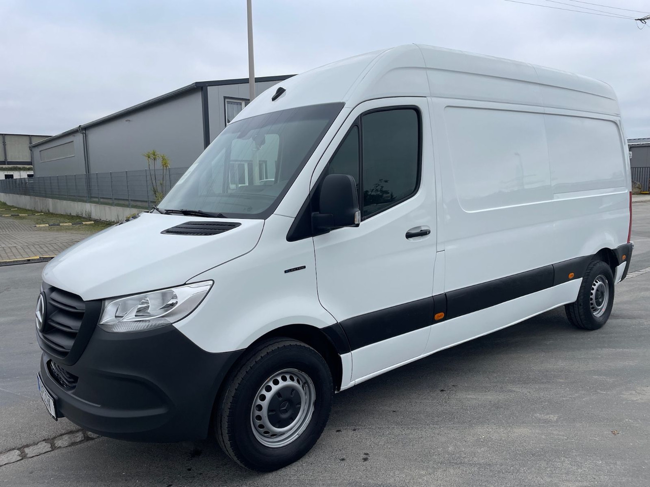 Mercedes-Benz eSprinter L2H2 Kastenwagen/47KW/AC/Kamera - Pakettiauto, Sähköpakettiauto: kuva Mercedes-Benz eSprinter L2H2 Kastenwagen/47KW/AC/Kamera - Pakettiauto, Sähköpakettiauto Mercedes-Benz eSprinter L2H2 Kastenwagen/47KW/AC/Kamera - Pakettiauto, Sähköpakettiauto: kuva Mercedes-Benz eSprinter L2H2 Kastenwagen/47KW/AC/Kamera - Pakettiauto, Sähköpakettiauto
